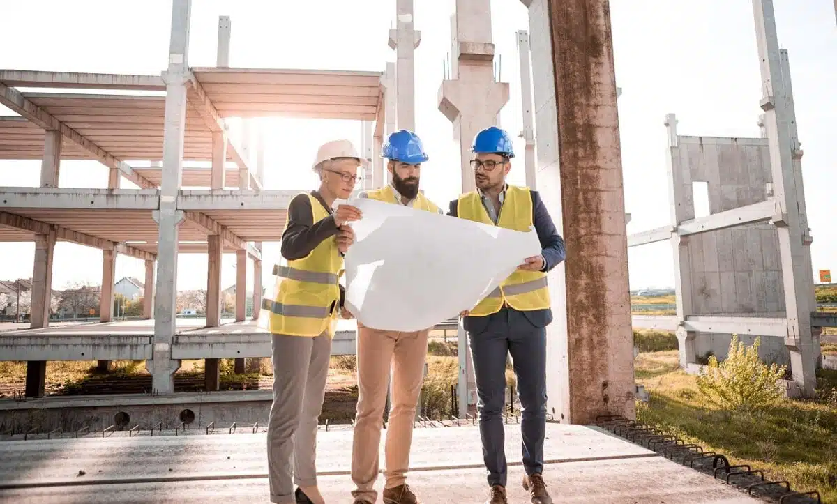 The Essential Role of Uniform Overalls, Safety Clothing, and Site Workwear in Modern Industry