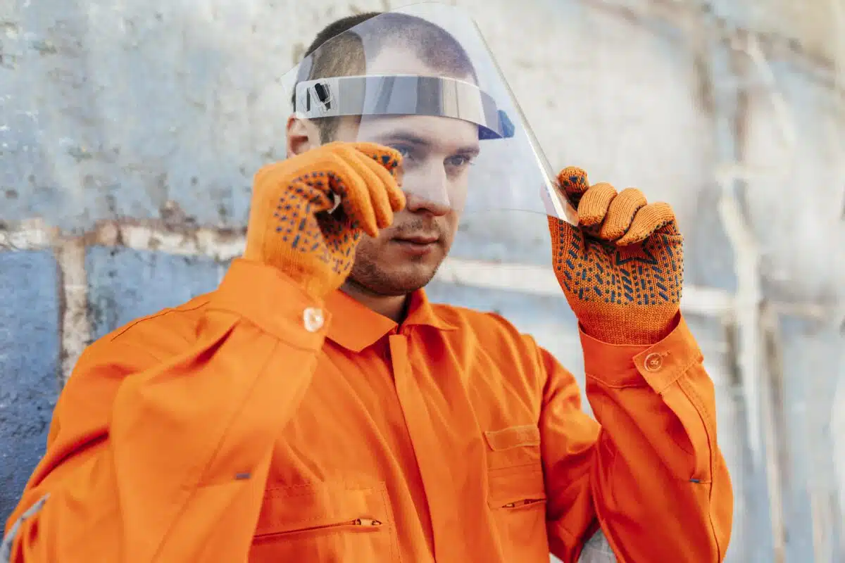 Arc Flash Suit vs Coverall: Which to Buy?